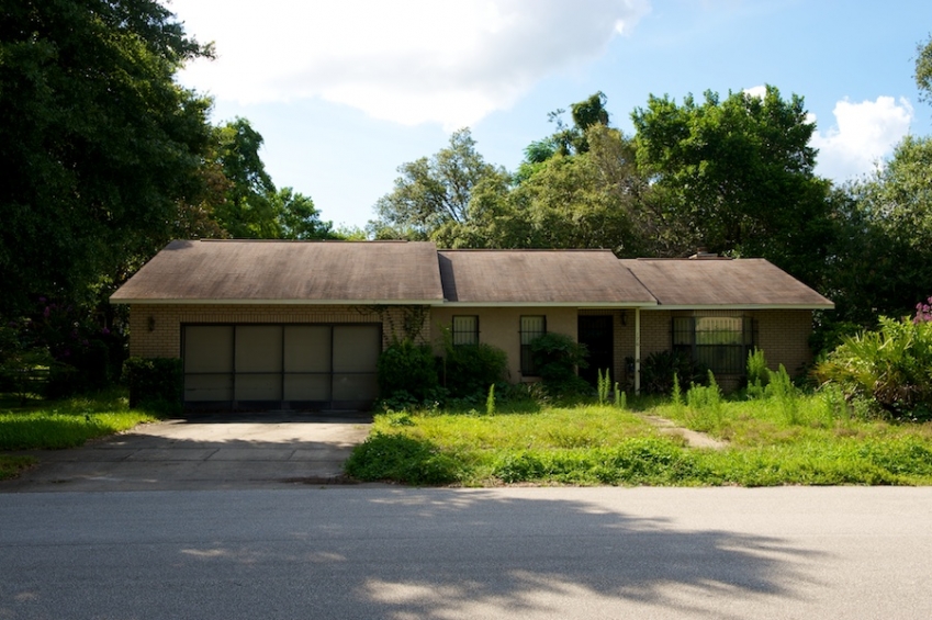 Photo of abandoned house