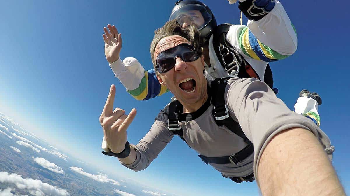 Action Blogger Skydiving